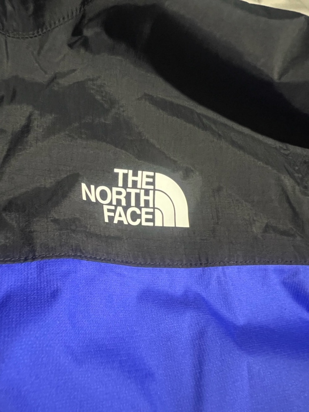 Boys North Face Spring Jacket. NWT - Picture 3 of 4